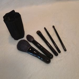 Chanel Makeup 5 PCS Mini Brush Set With Mesh Holder, never used.